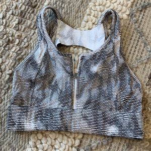 Varley snakeskin size medium sports bra